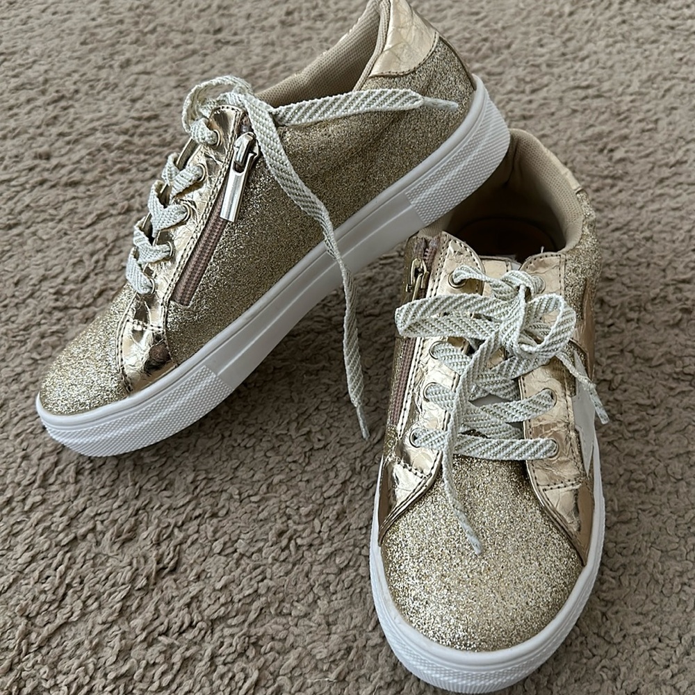 Kidpik size 5 gold girls shoes